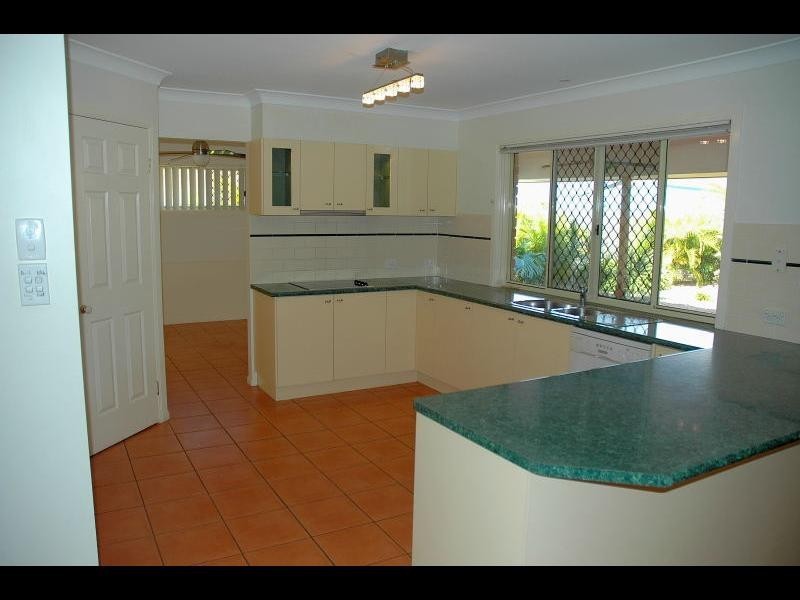 23 Lowe Circuit, Redland Bay QLD 4165