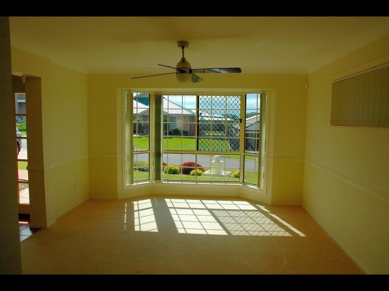 23 Lowe Circuit, Redland Bay QLD 4165