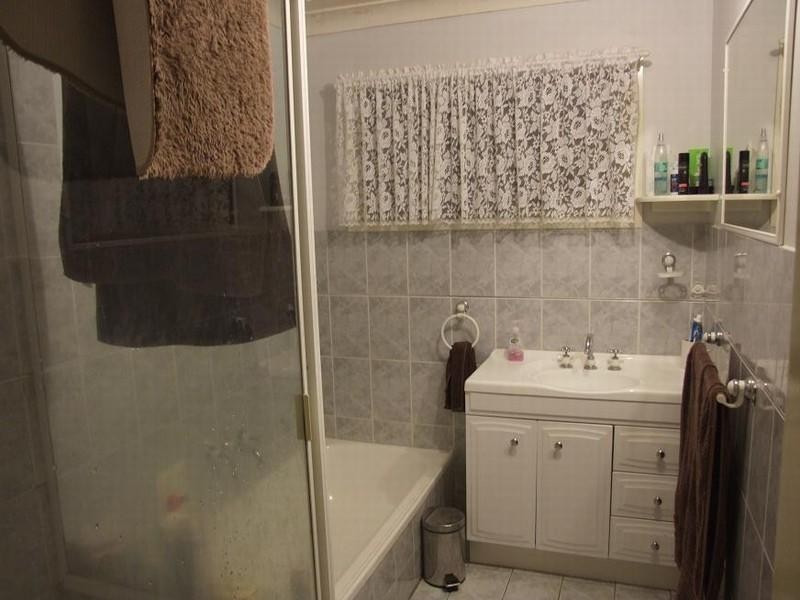 28 Serpentine Creek Rd, Redland Bay QLD 4165