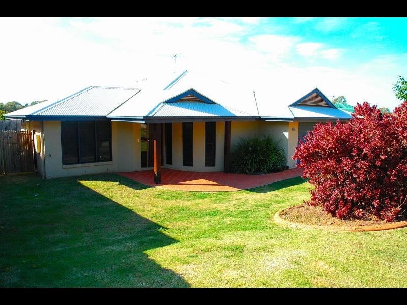 17 Attenborough Circuit, Redland Bay QLD 4165