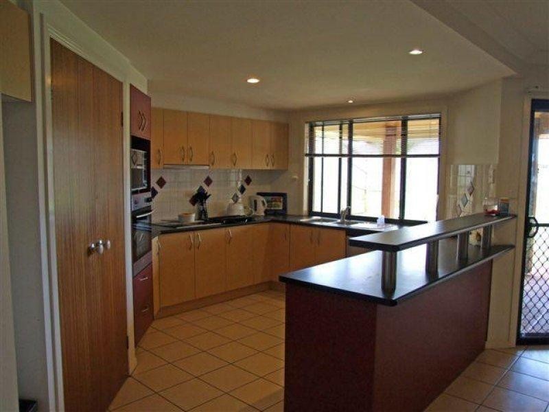 17 Attenborough Circuit, Redland Bay QLD 4165