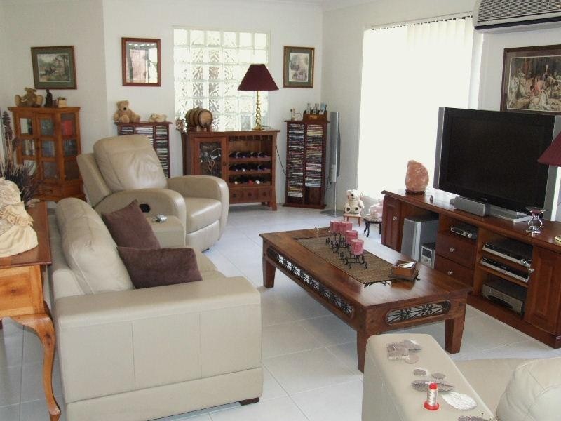 11 Pitman Place, Redland Bay QLD 4165
