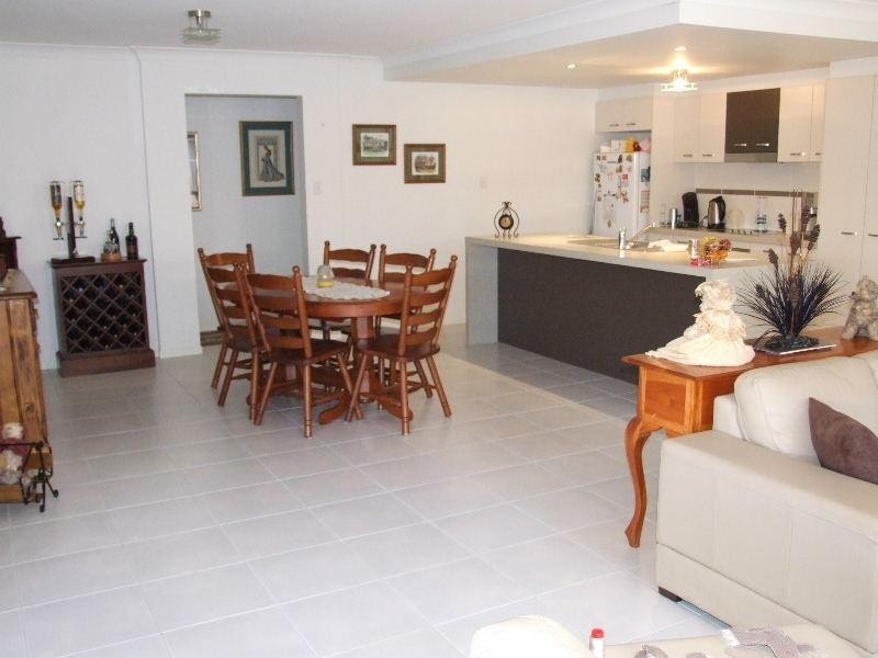 11 Pitman Place, Redland Bay QLD 4165