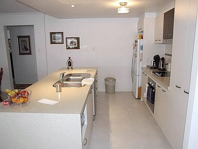 11 Pitman Place, Redland Bay QLD 4165