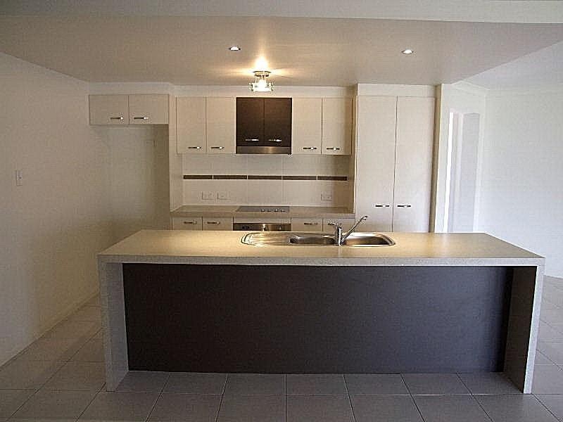 11 Pitman Place, Redland Bay QLD 4165