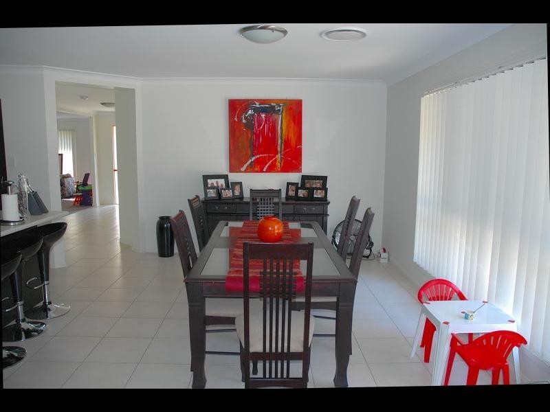 68 Ebony Crescent, Redland Bay QLD 4165