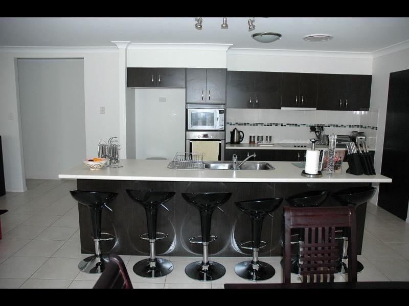 68 Ebony Crescent, Redland Bay QLD 4165