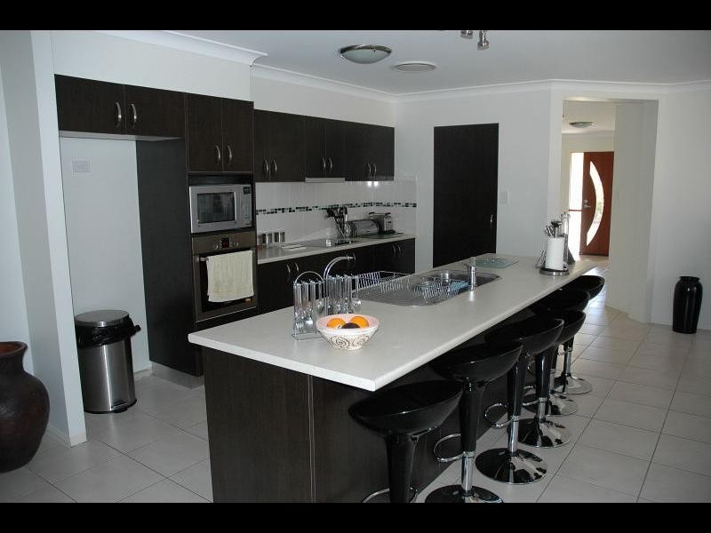 68 Ebony Crescent, Redland Bay QLD 4165
