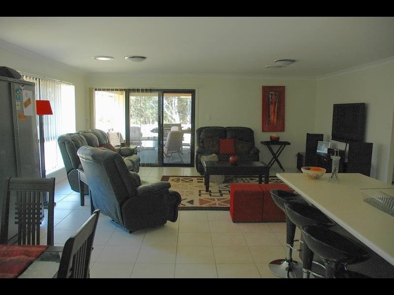 68 Ebony Crescent, Redland Bay QLD 4165