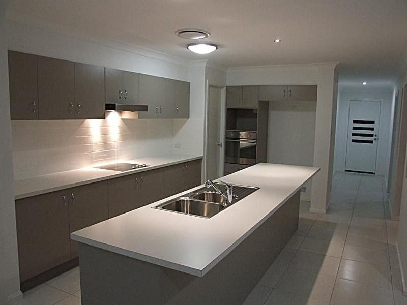 2 Stella Ct, Redland Bay QLD 4165