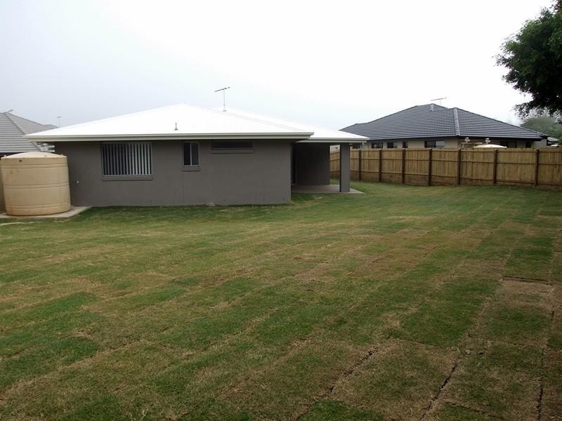 2 Stella Ct, Redland Bay QLD 4165