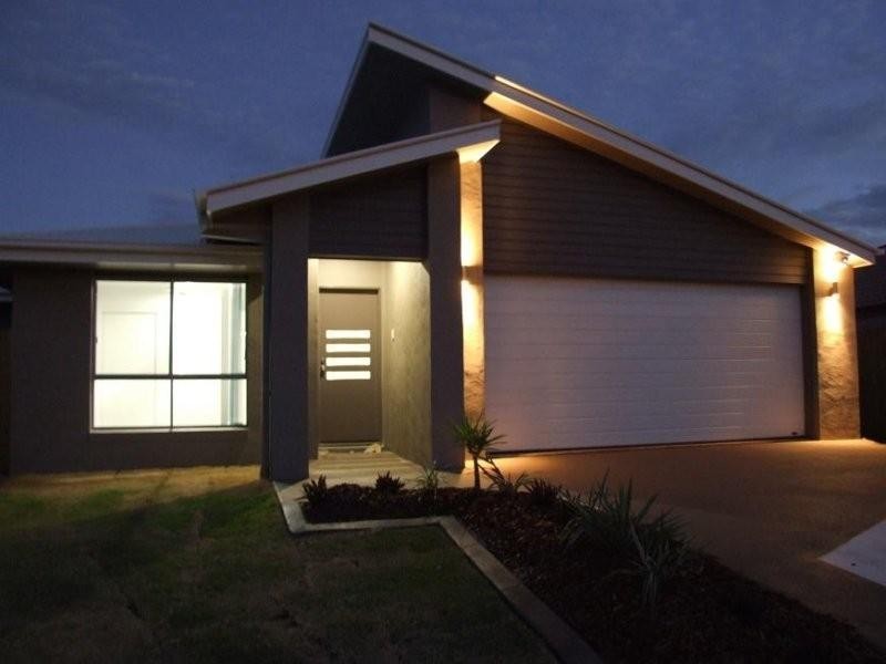 2 Stella Ct, Redland Bay QLD 4165