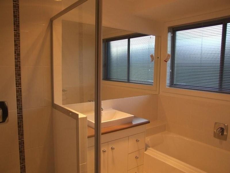 2 Stella Ct, Redland Bay QLD 4165
