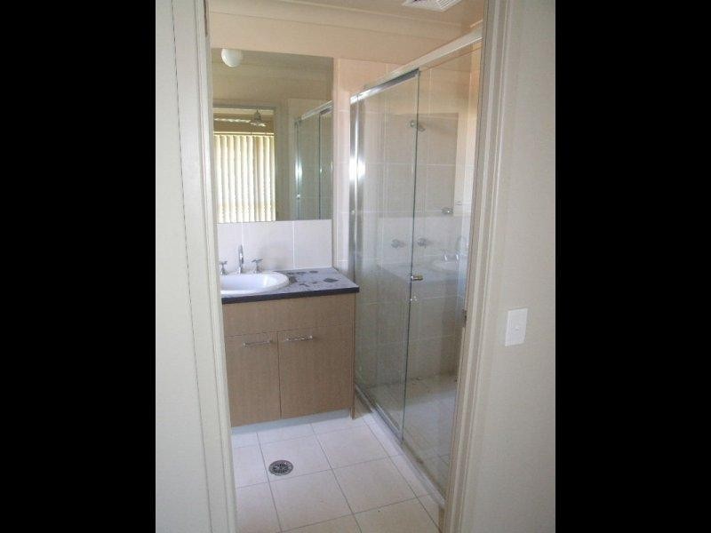 39 Aqua Crescent, Redland Bay QLD 4165