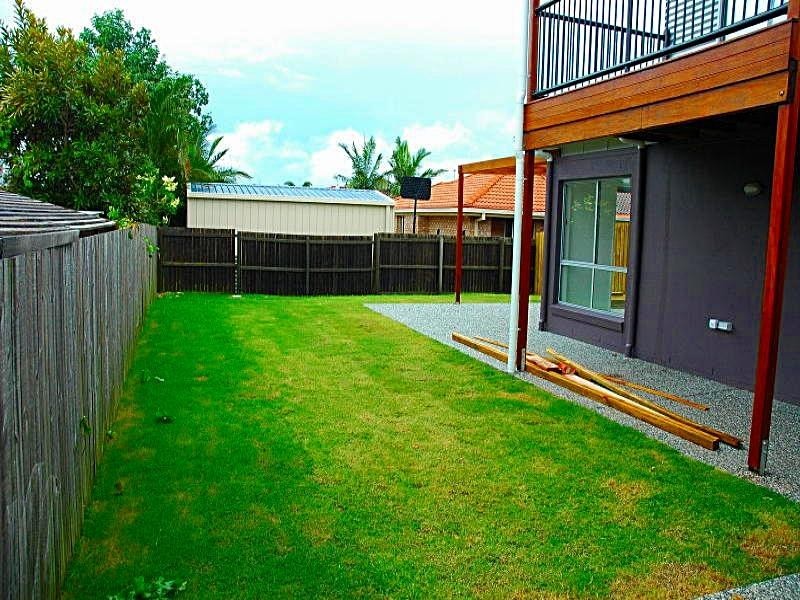 2/3 Kimbolton Drive, Redland Bay QLD 4165