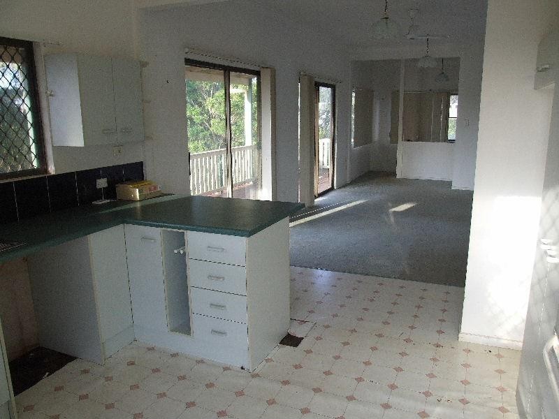 3 Gladstone Street, Redland Bay QLD 4165