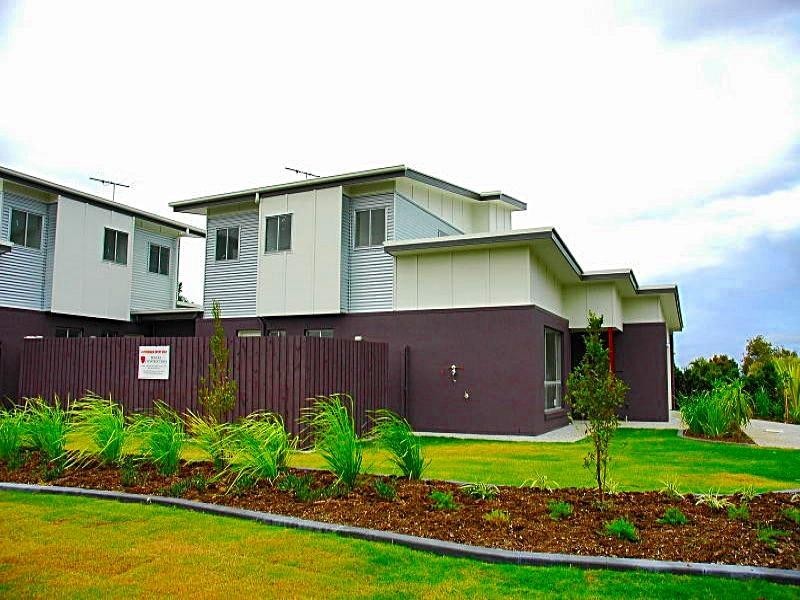 2/3 Kimbolton Drive, Redland Bay QLD 4165