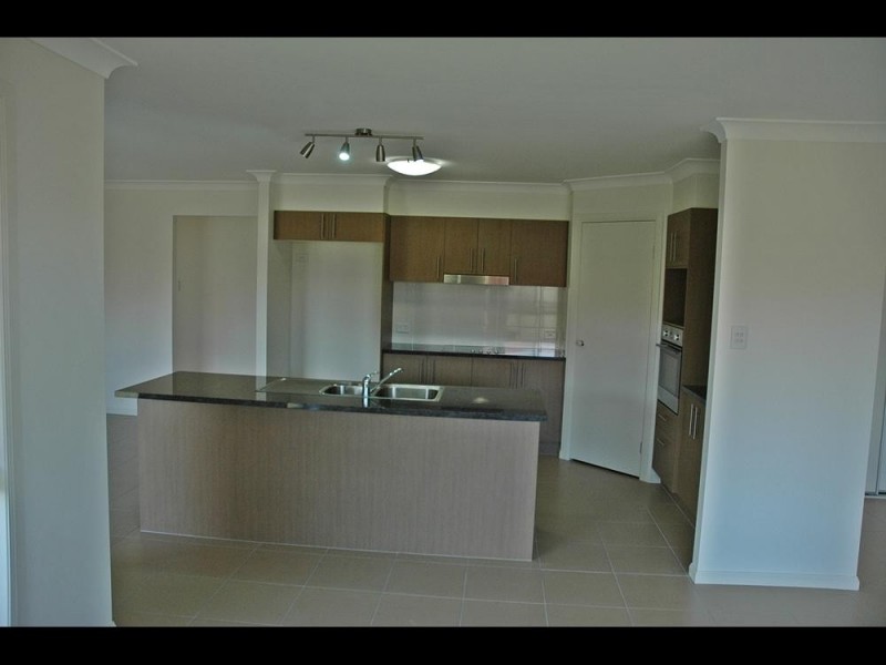 14 Lizard Place, Redland Bay QLD 4165