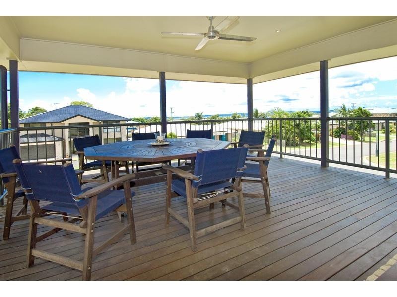 9 Nevis Court, Redland Bay QLD 4165