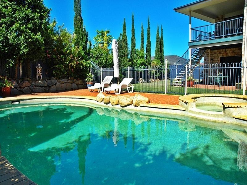 6 Saltwater Place, Redland Bay QLD 4165