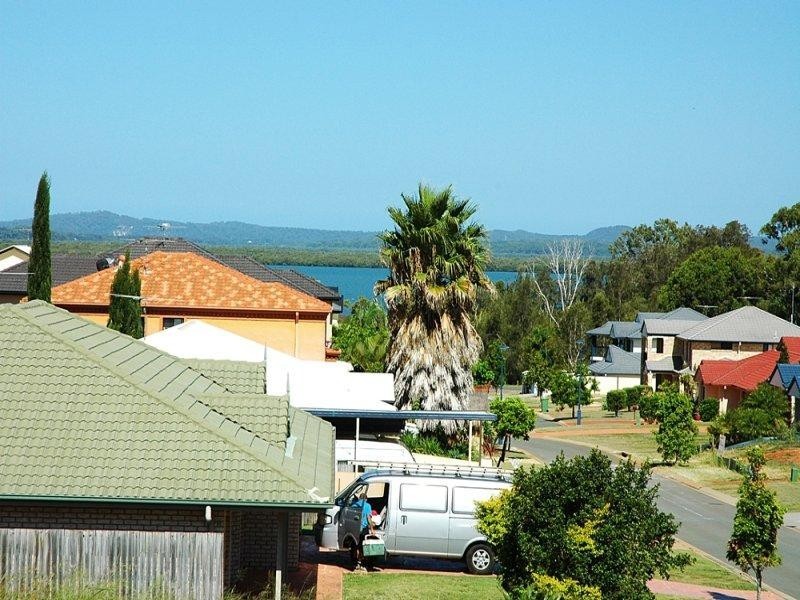 6 Saltwater Place, Redland Bay QLD 4165