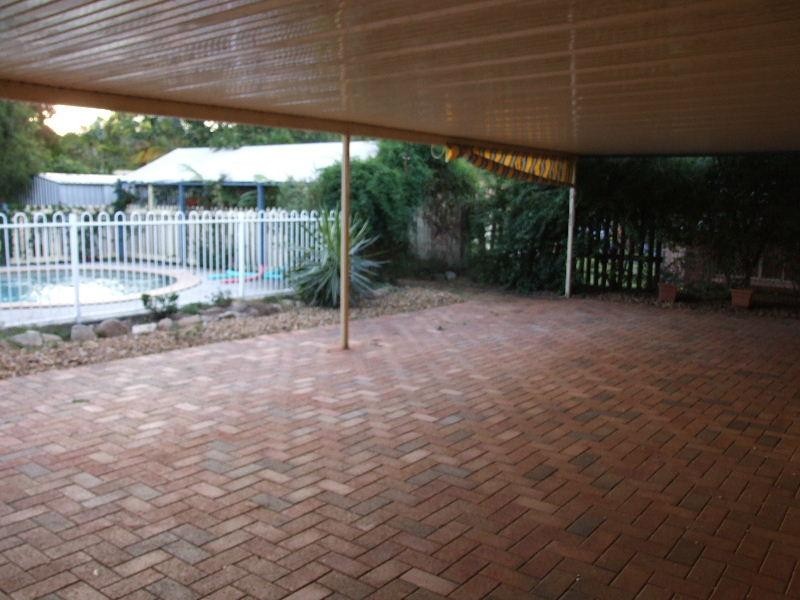 2 Mark Street, Redland Bay QLD 4165