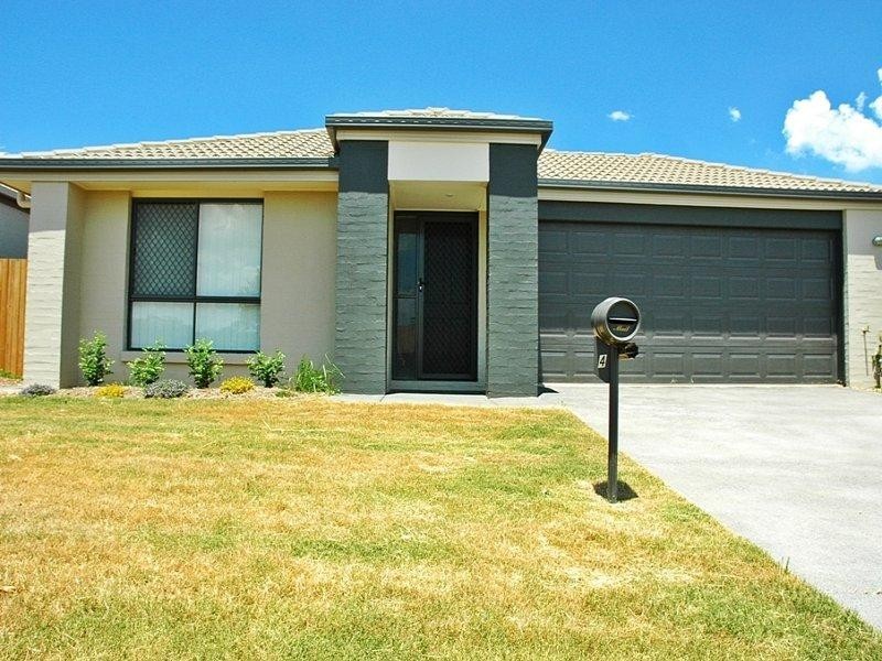 4 Lizard PL, Redland Bay QLD 4165