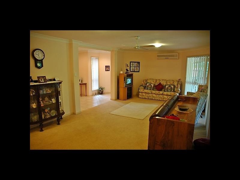 4 Westburn CT, Redland Bay QLD 4165