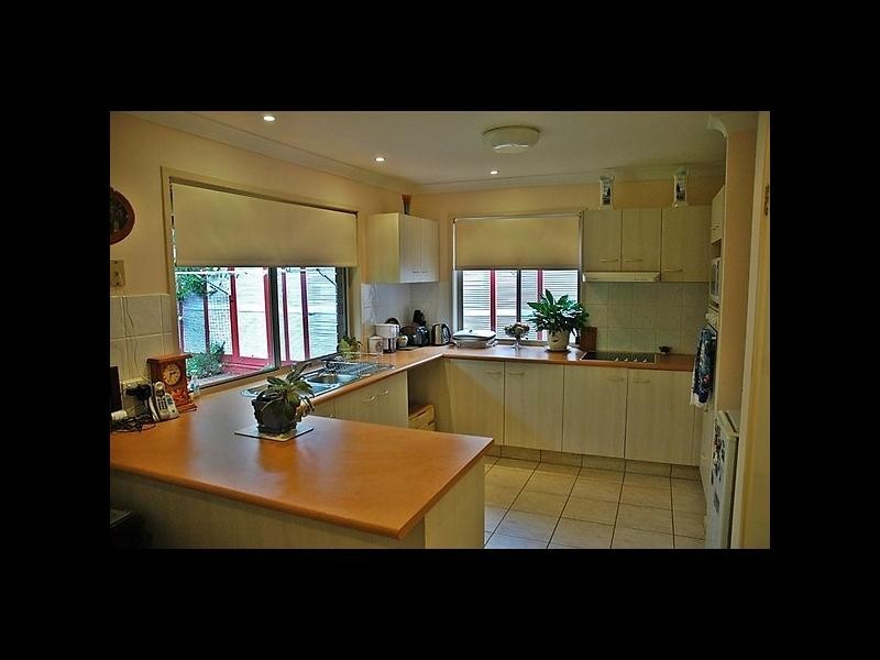 4 Westburn CT, Redland Bay QLD 4165