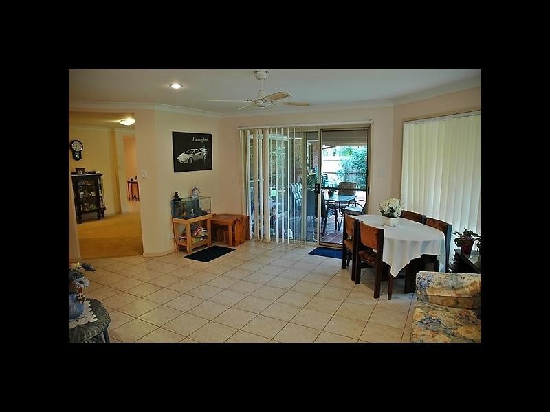 4 Westburn CT, Redland Bay QLD 4165