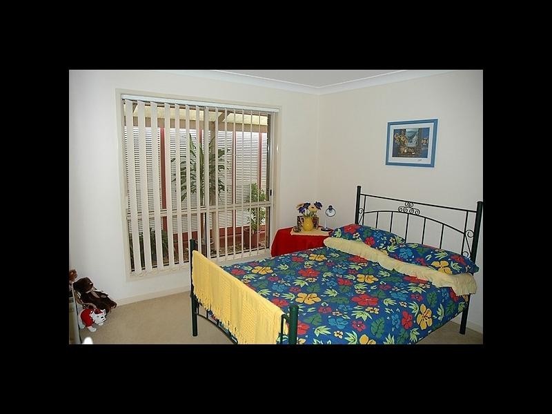 4 Westburn CT, Redland Bay QLD 4165