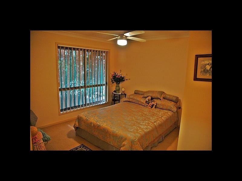 4 Westburn CT, Redland Bay QLD 4165