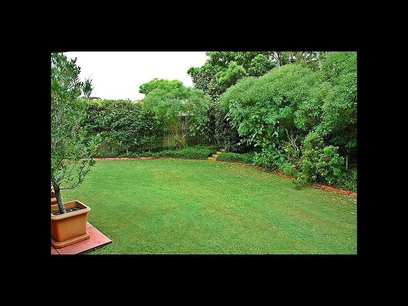 4 Westburn CT, Redland Bay QLD 4165