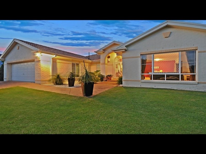 1 St Ives Court, Redland Bay QLD 4165