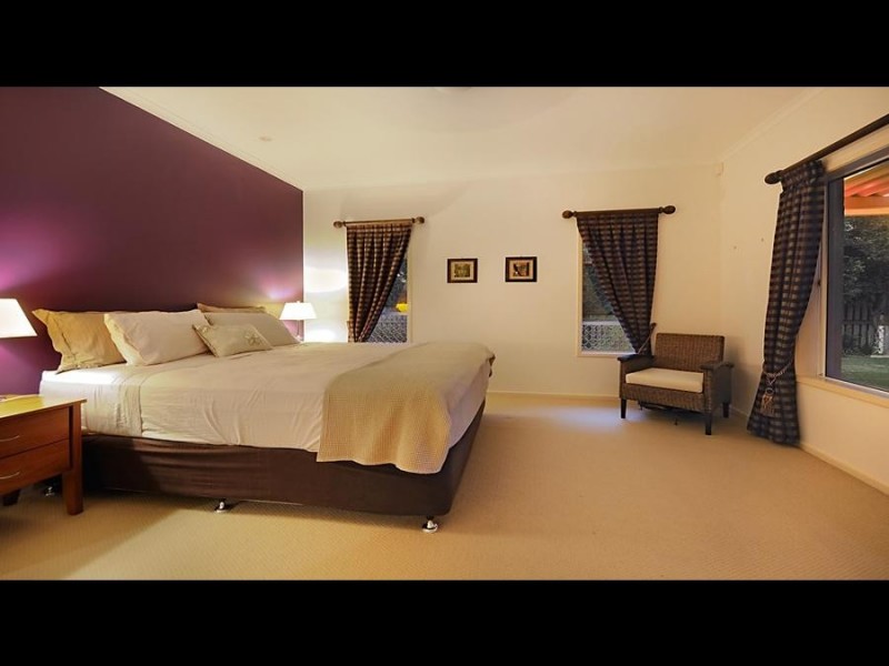 1 St Ives Court, Redland Bay QLD 4165