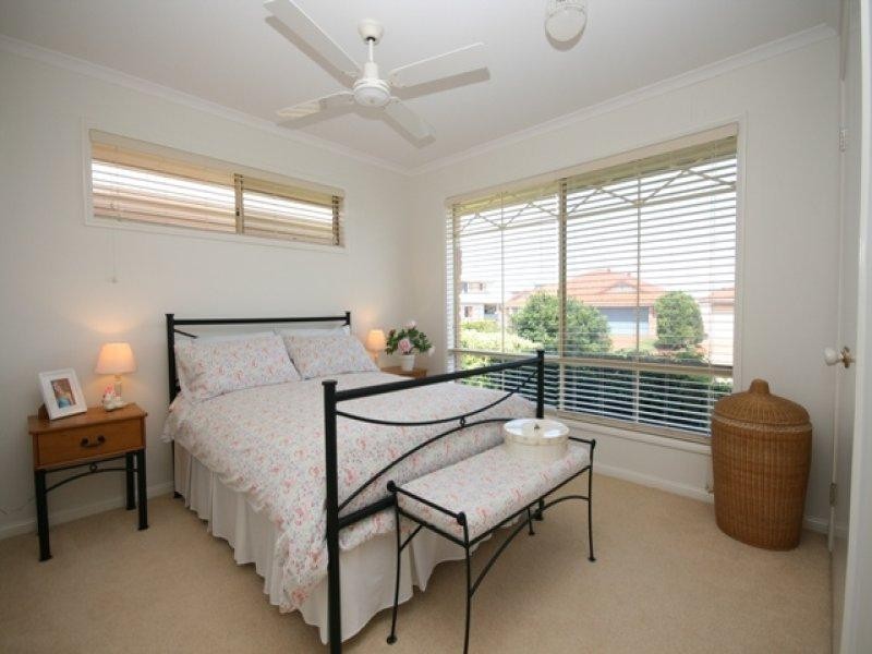 6 Seagrass Place, Redland Bay QLD 4165