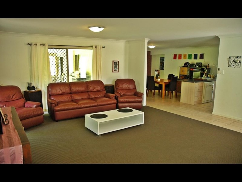5 Oakland Ave, Redland Bay QLD 4165