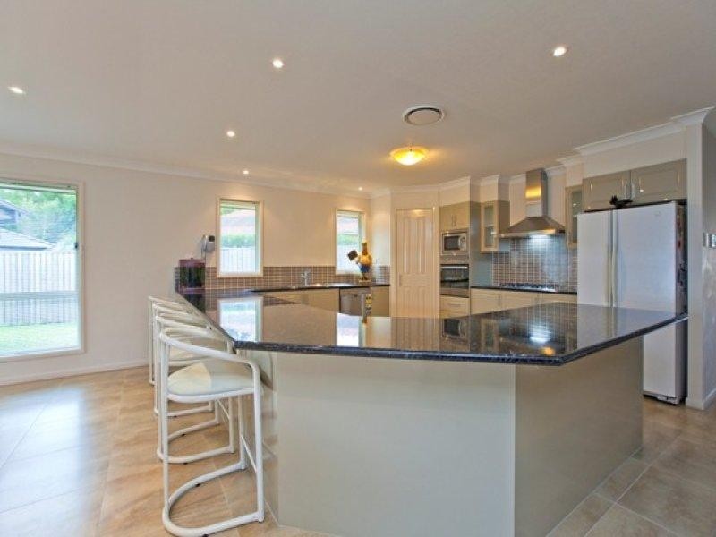 10 Ebony Cr, Redland Bay QLD 4165