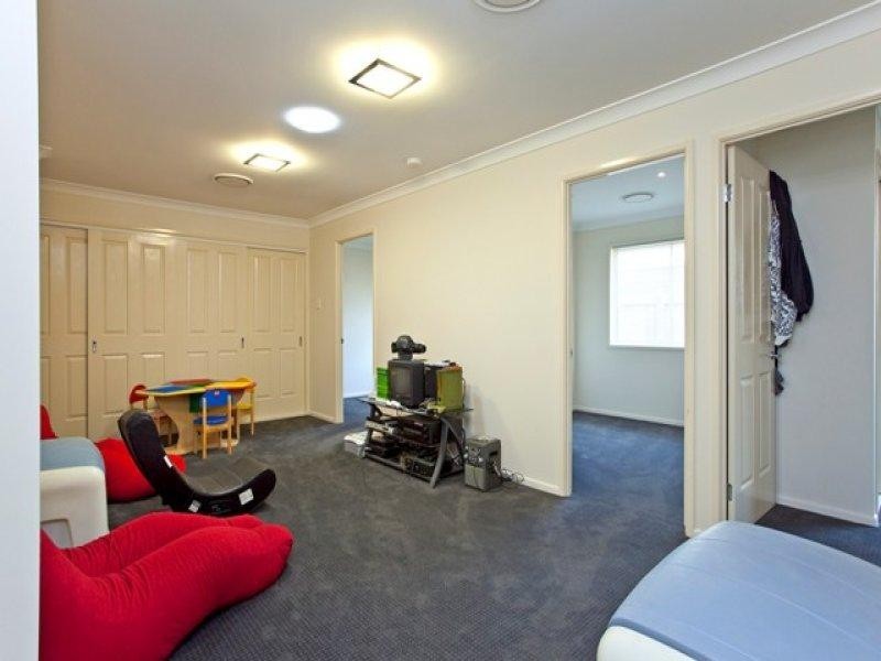 10 Ebony Cr, Redland Bay QLD 4165