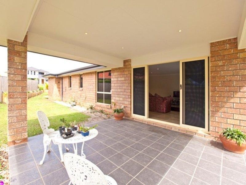 10 Ebony Cr, Redland Bay QLD 4165