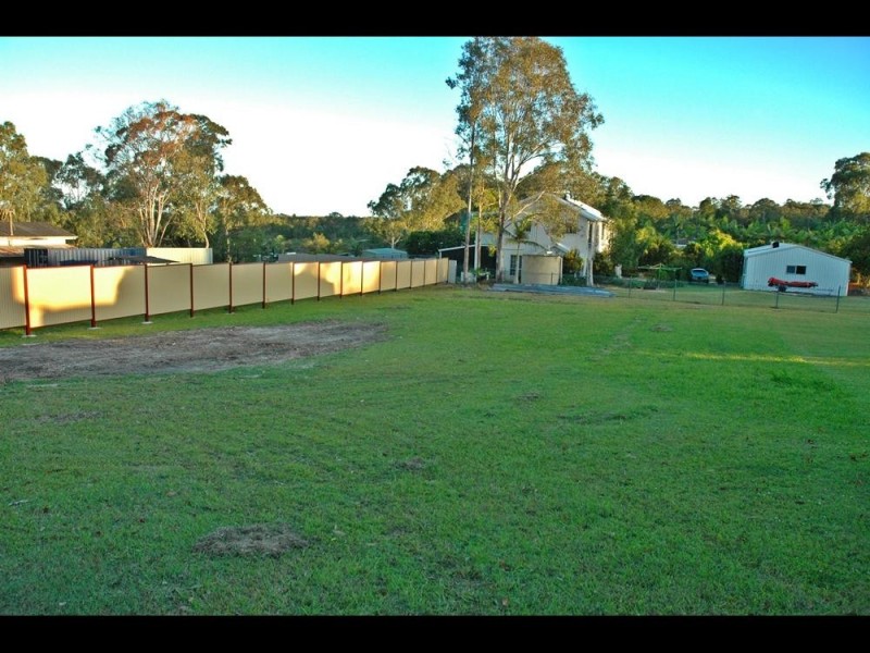 5 Albert Street, Redland Bay QLD 4165