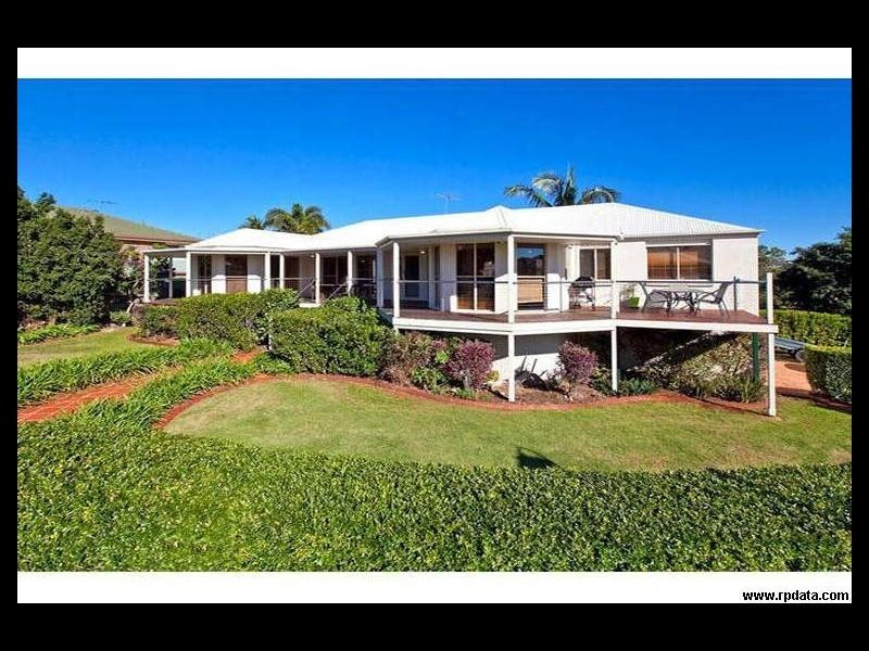 1 Bartlett Terrace, Redland Bay QLD 4165
