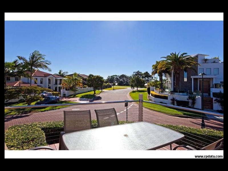 1 Bartlett Terrace, Redland Bay QLD 4165