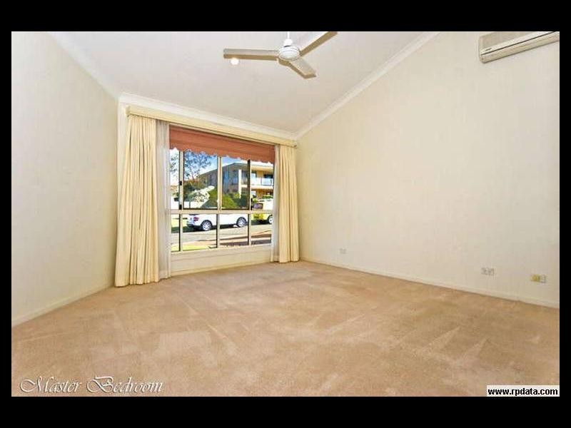 1 Wilohurst Drive, Redland Bay QLD 4165