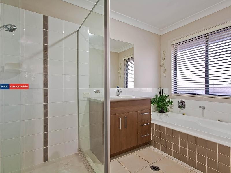 32 Bedarra, Redland Bay QLD 4165