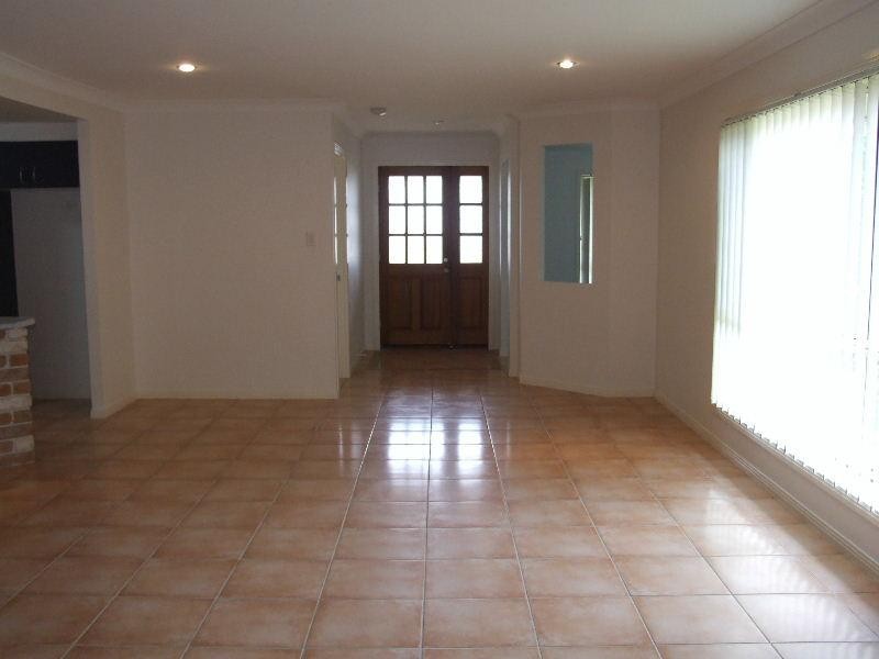 9 Anchor Place, Redland Bay QLD 4165