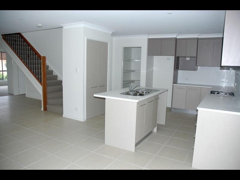 2/1-3 Kimbolton Drive, Redland Bay QLD 4165