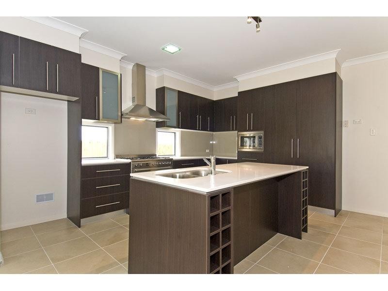 5 Turtle Place, Redland Bay QLD 4165
