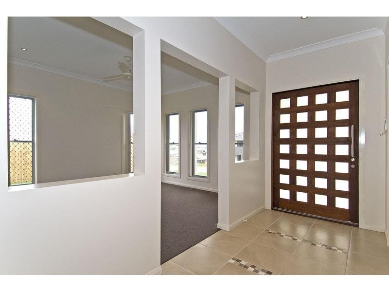 5 Turtle Place, Redland Bay QLD 4165