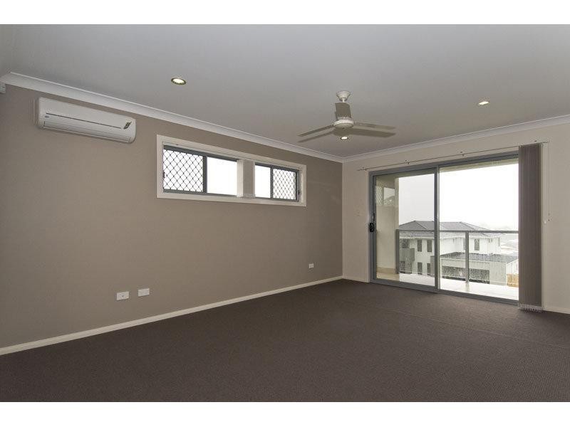 5 Turtle Place, Redland Bay QLD 4165